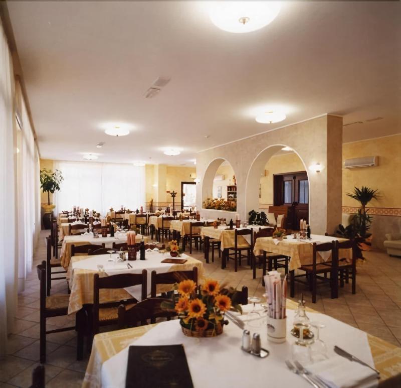 Montepulciano Stazione Hotel Tiziana מראה חיצוני תמונה