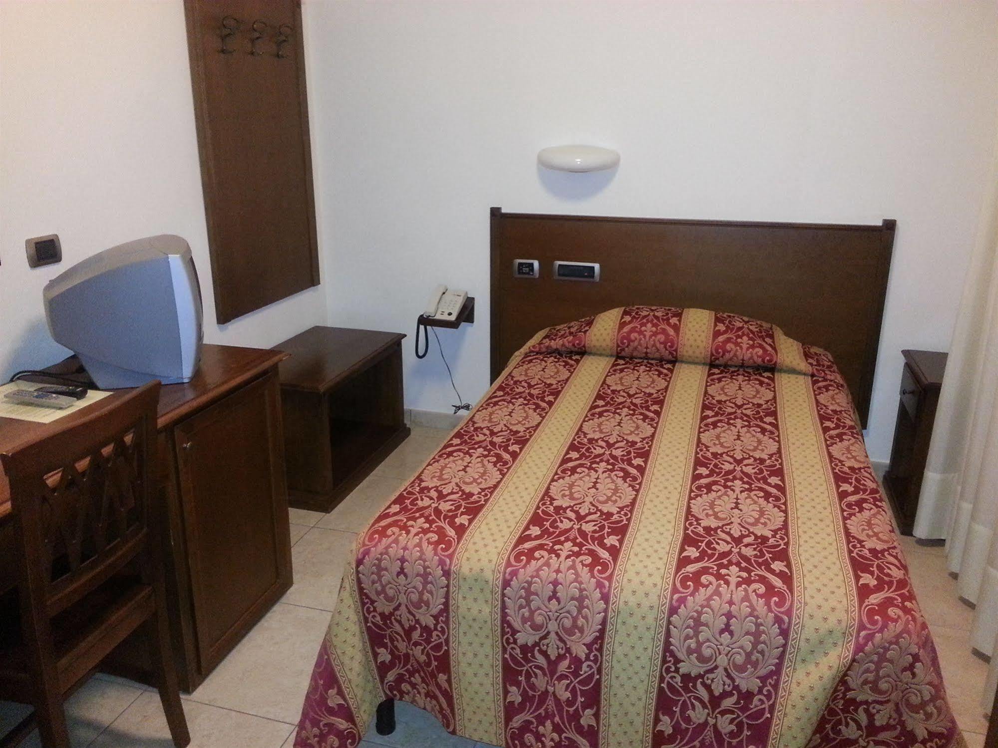 Montepulciano Stazione Hotel Tiziana מראה חיצוני תמונה