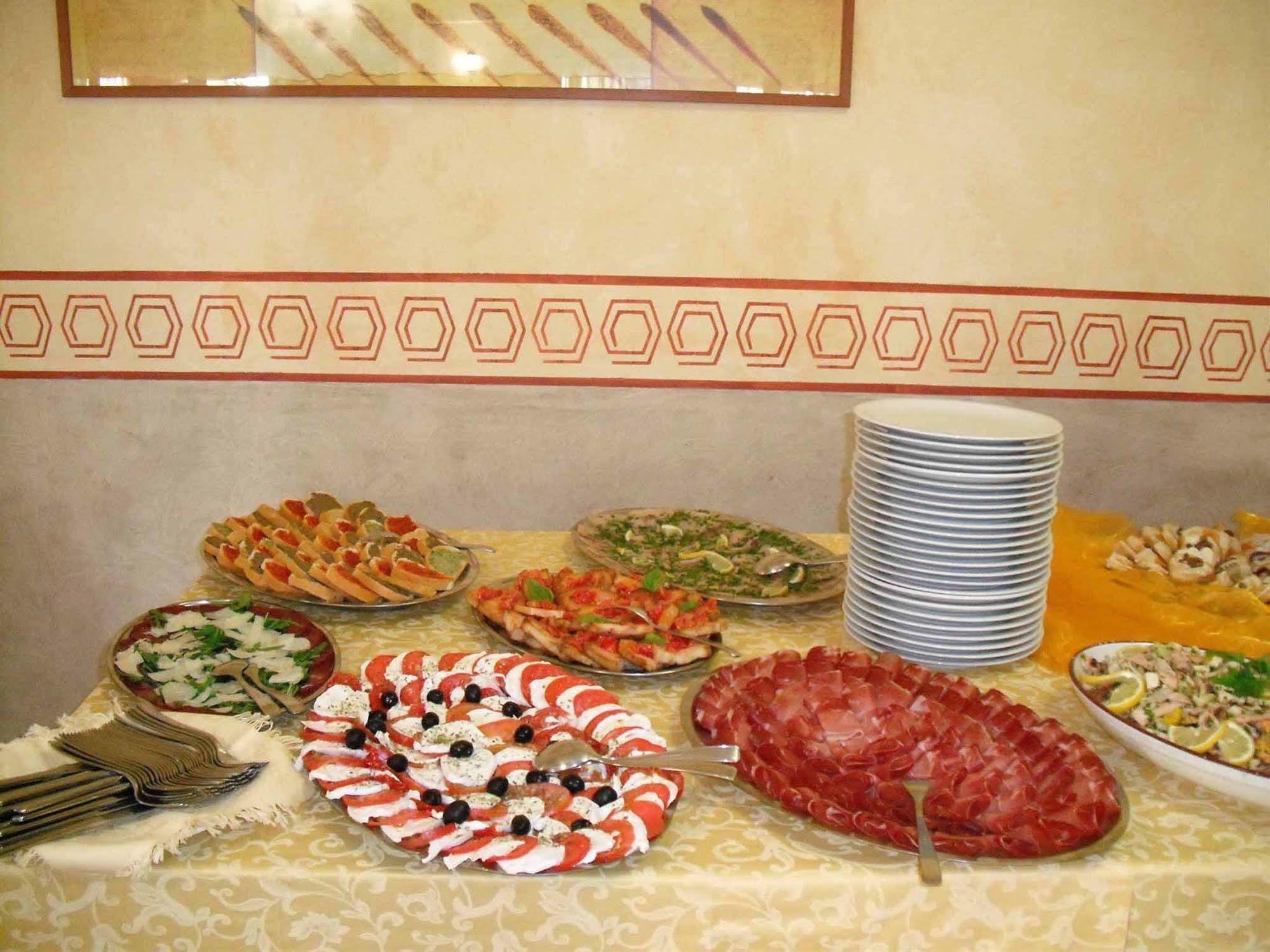 Montepulciano Stazione Hotel Tiziana מראה חיצוני תמונה