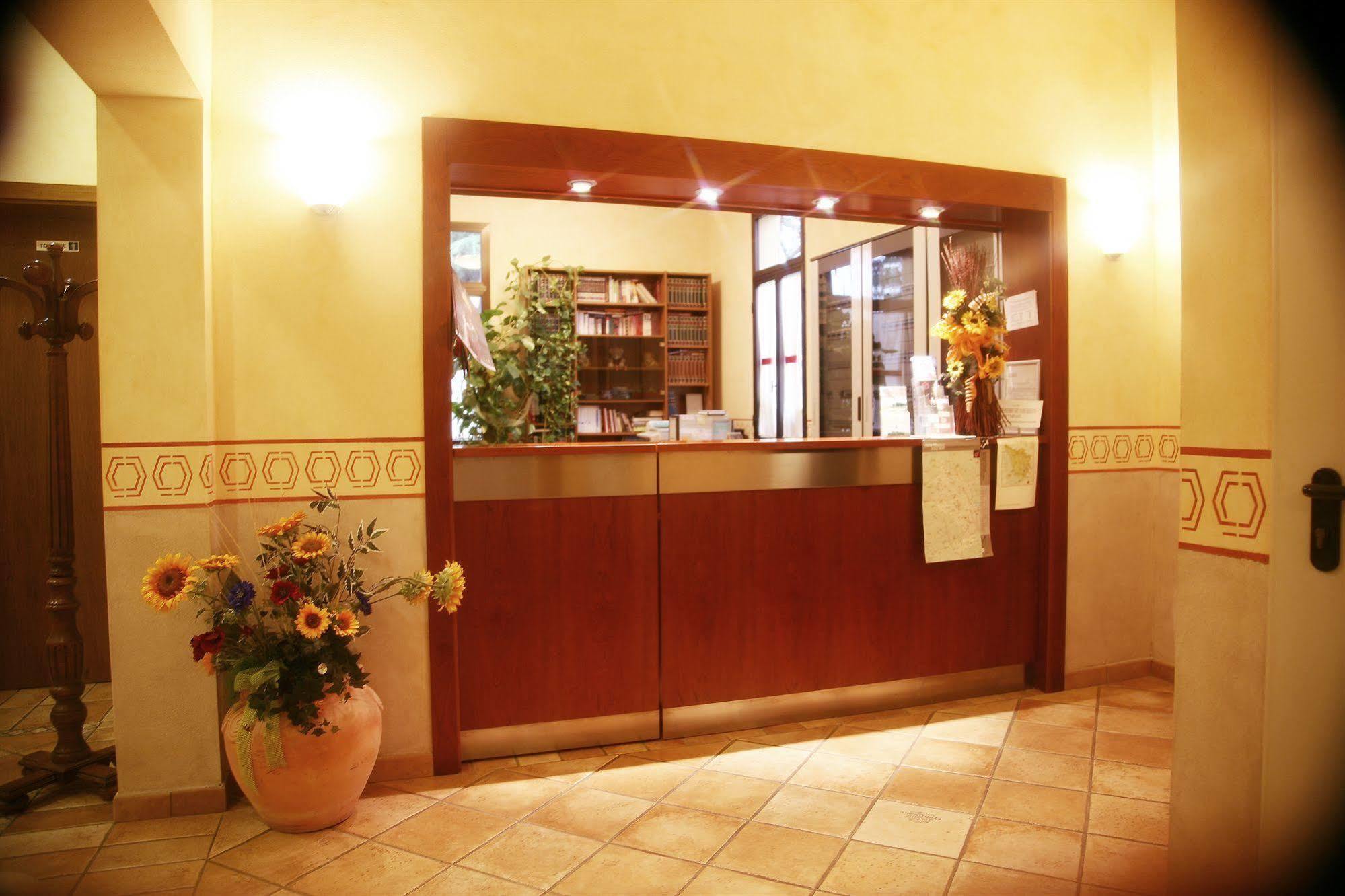 Montepulciano Stazione Hotel Tiziana מראה חיצוני תמונה