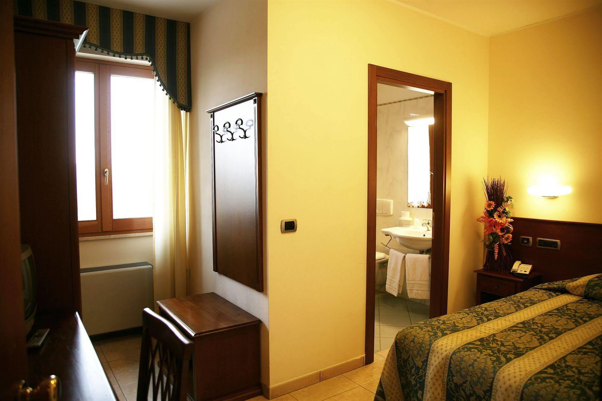 Montepulciano Stazione Hotel Tiziana מראה חיצוני תמונה