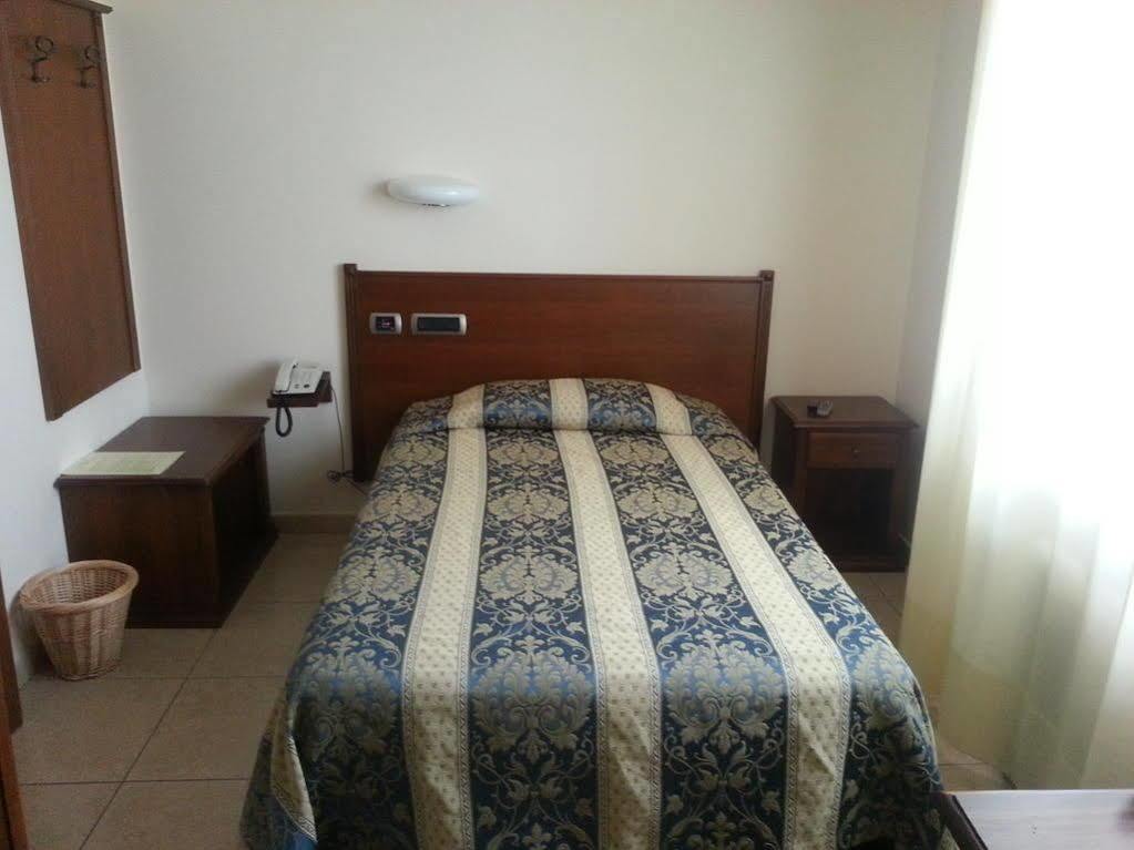Montepulciano Stazione Hotel Tiziana מראה חיצוני תמונה