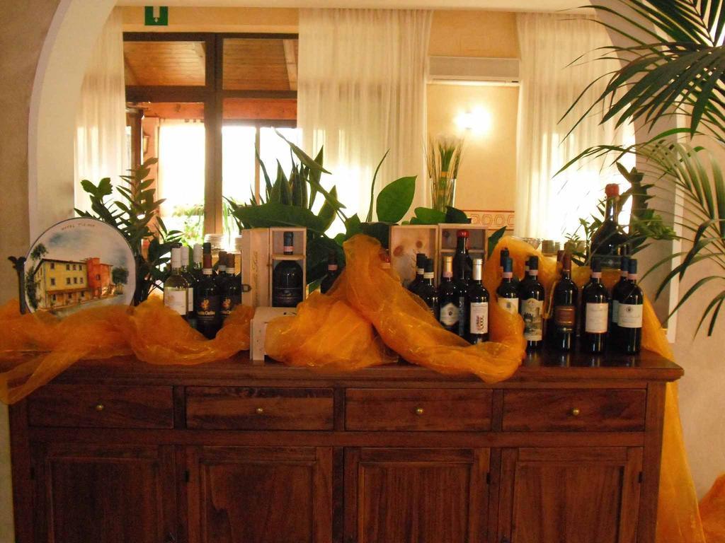Montepulciano Stazione Hotel Tiziana מראה חיצוני תמונה